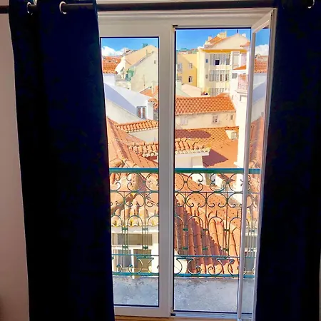 Guest house 5lisbon Private Bedroom With A View